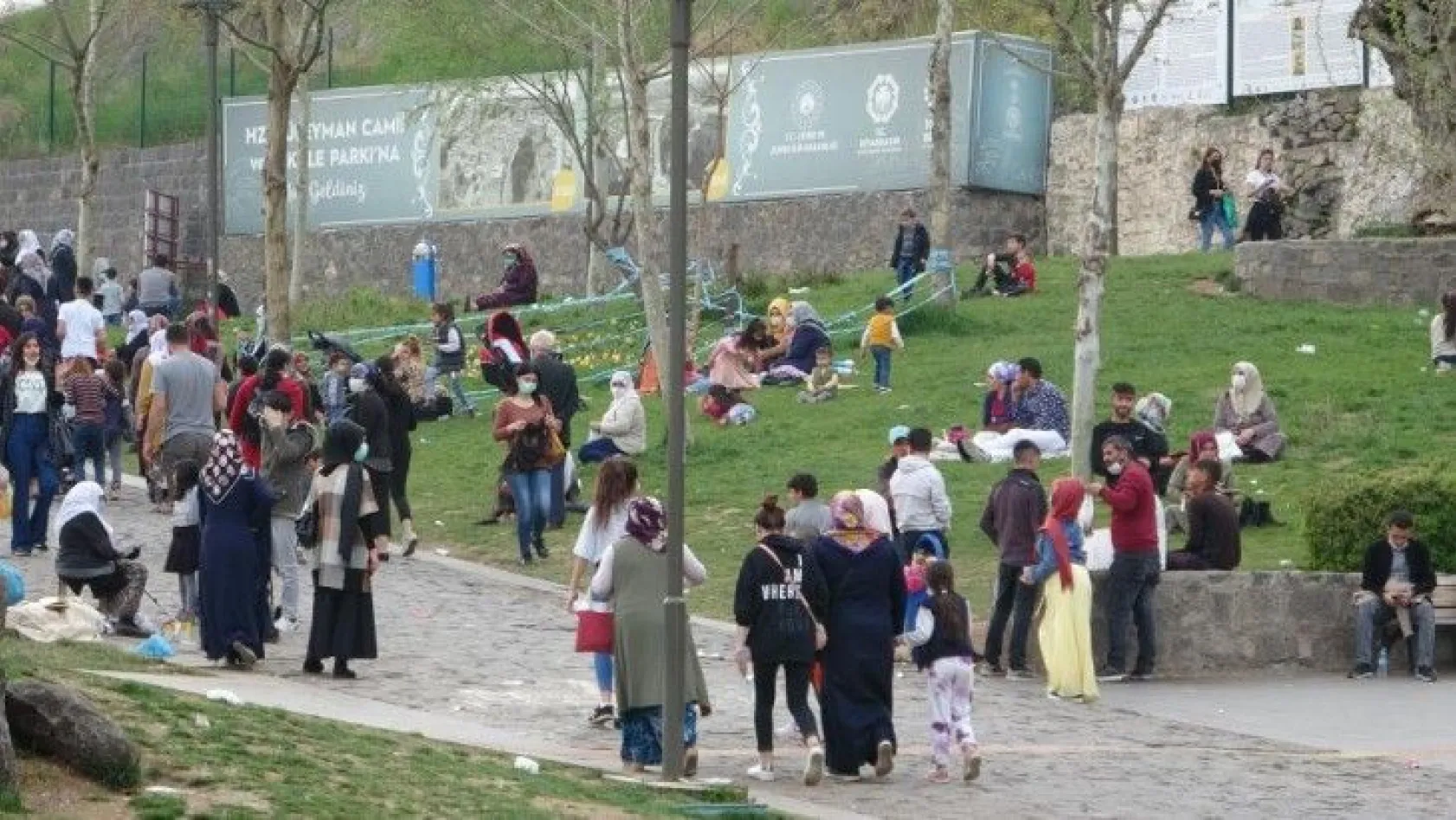 Vakaların arttığı Diyarbakır'da kurallar hiçe sayıldı