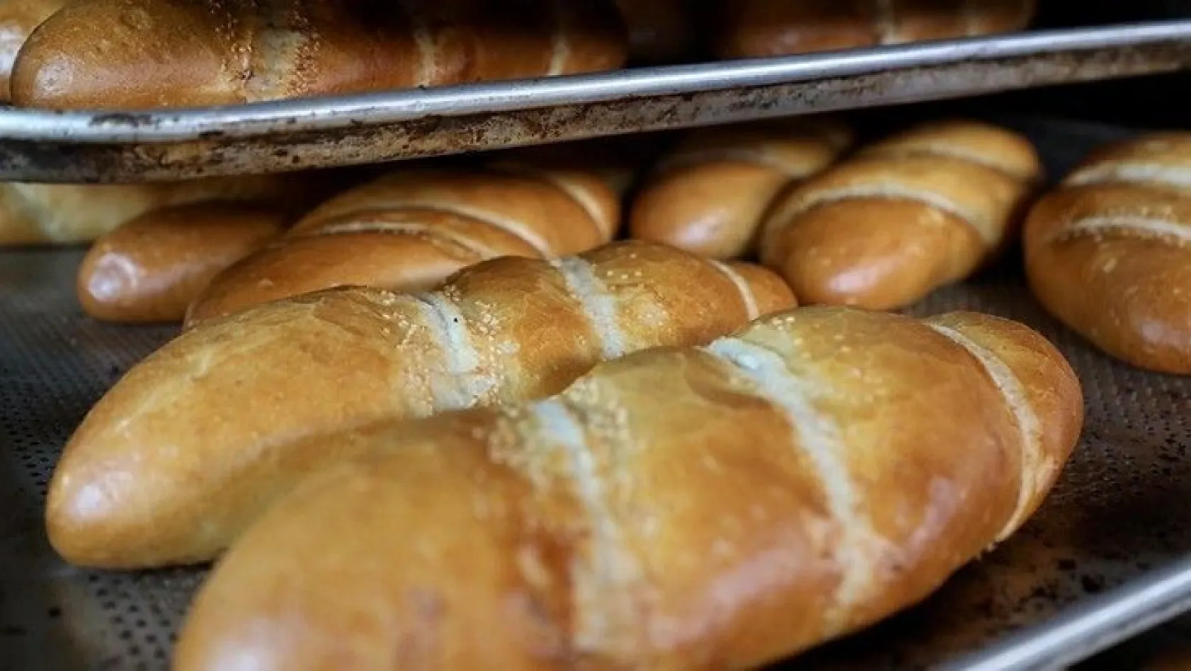 Vefa Sosyal Destek Grubu 10 bin ekmek dağıttı