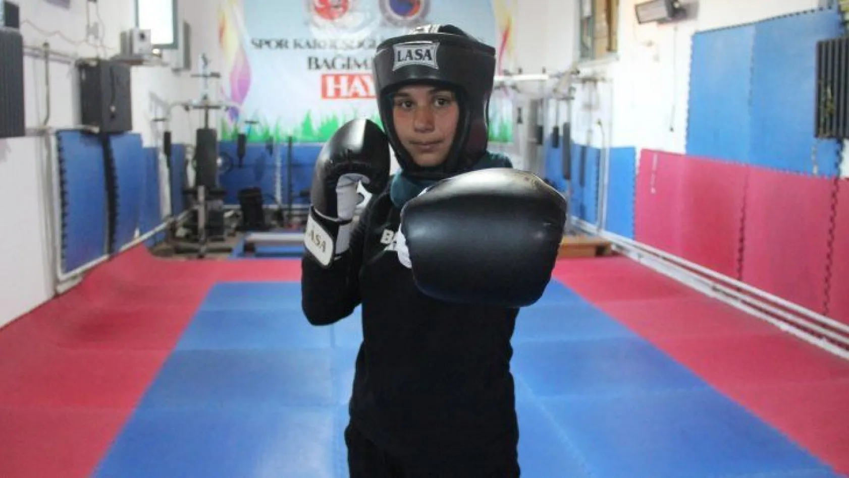 13 yaşında Muaythai Milli Takımı'na seçildi