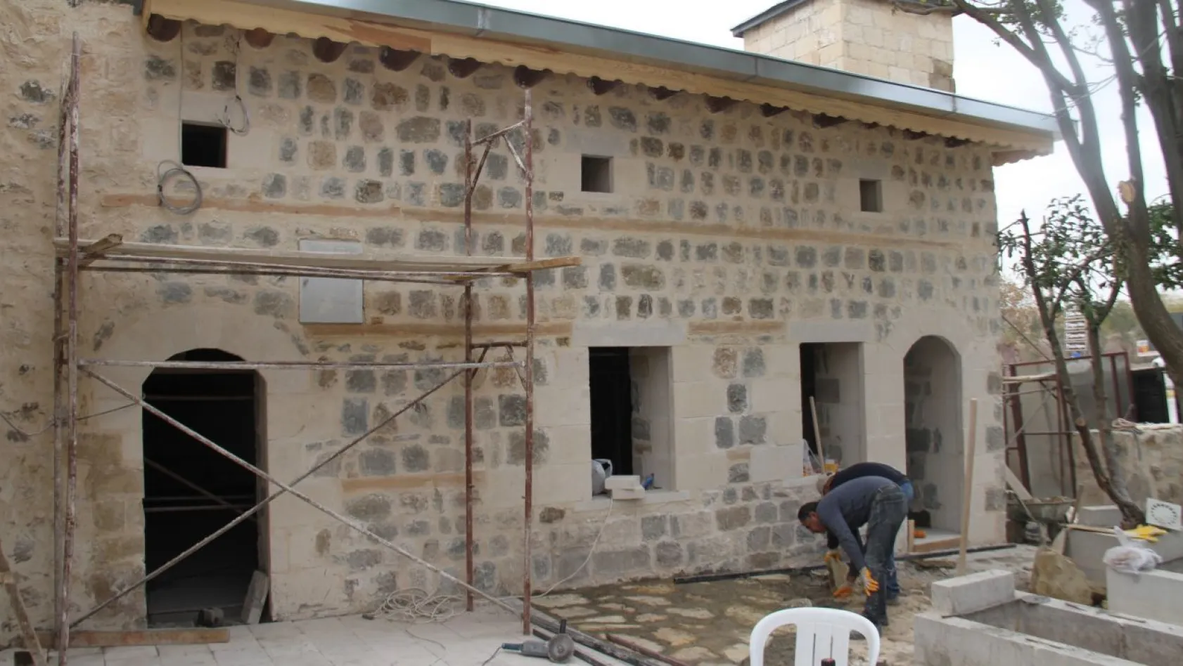 Ahmet Bey Camisi'nde restorasyon sürüyor