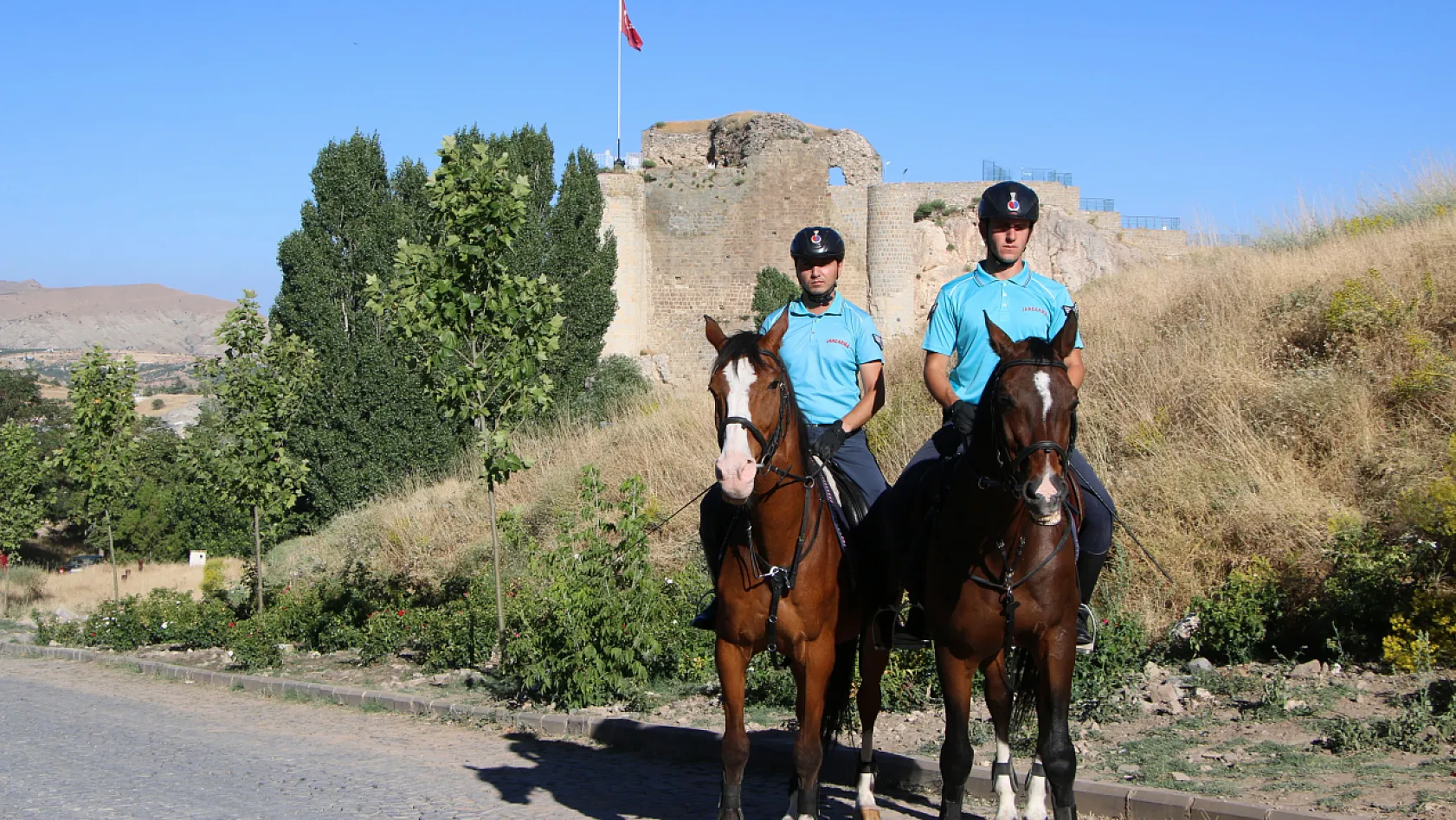 'Atlı Jandarma Timi' Harput'ta