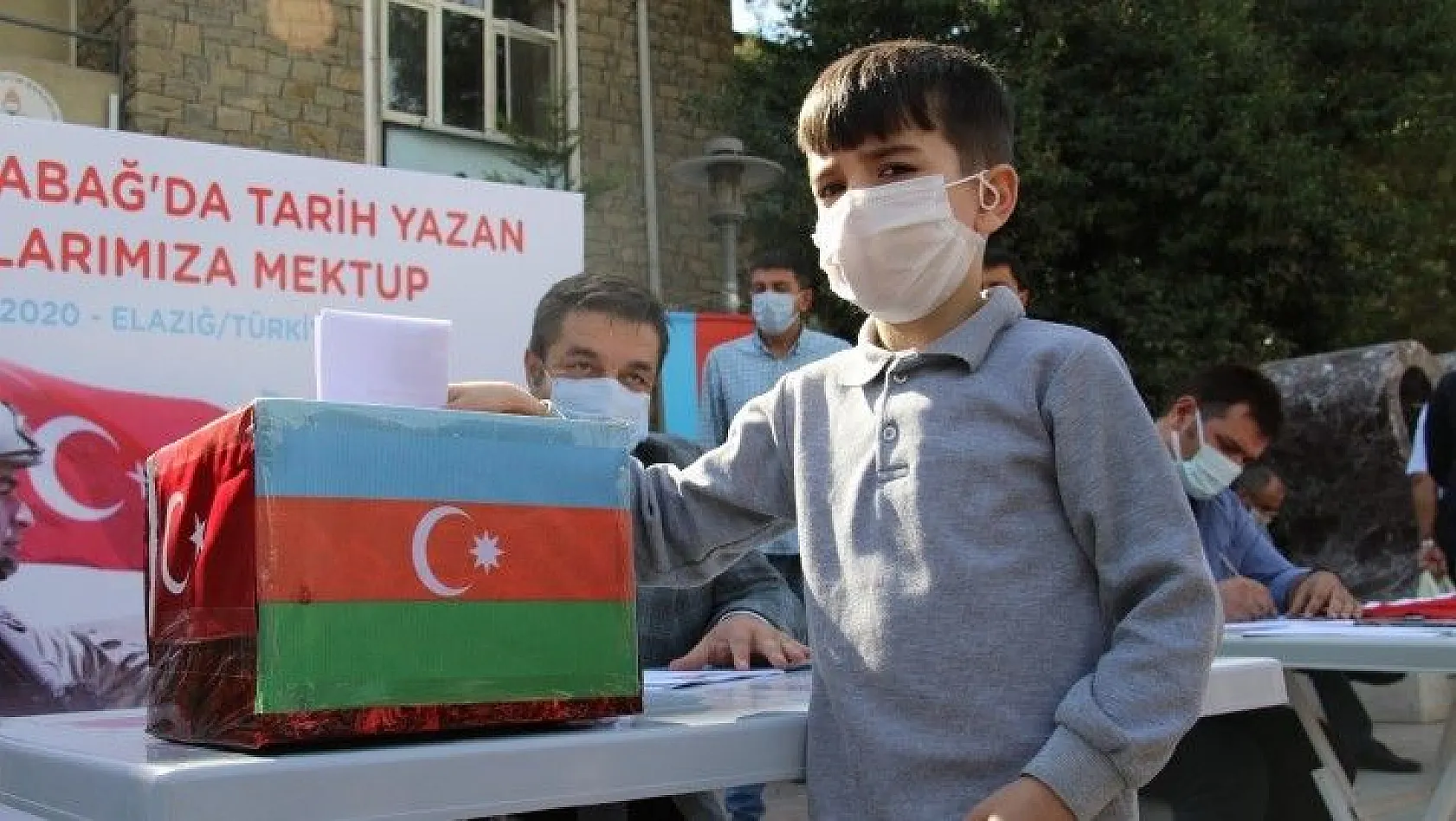 Azerbaycanlı çocuktan cephedeki babasına mektup