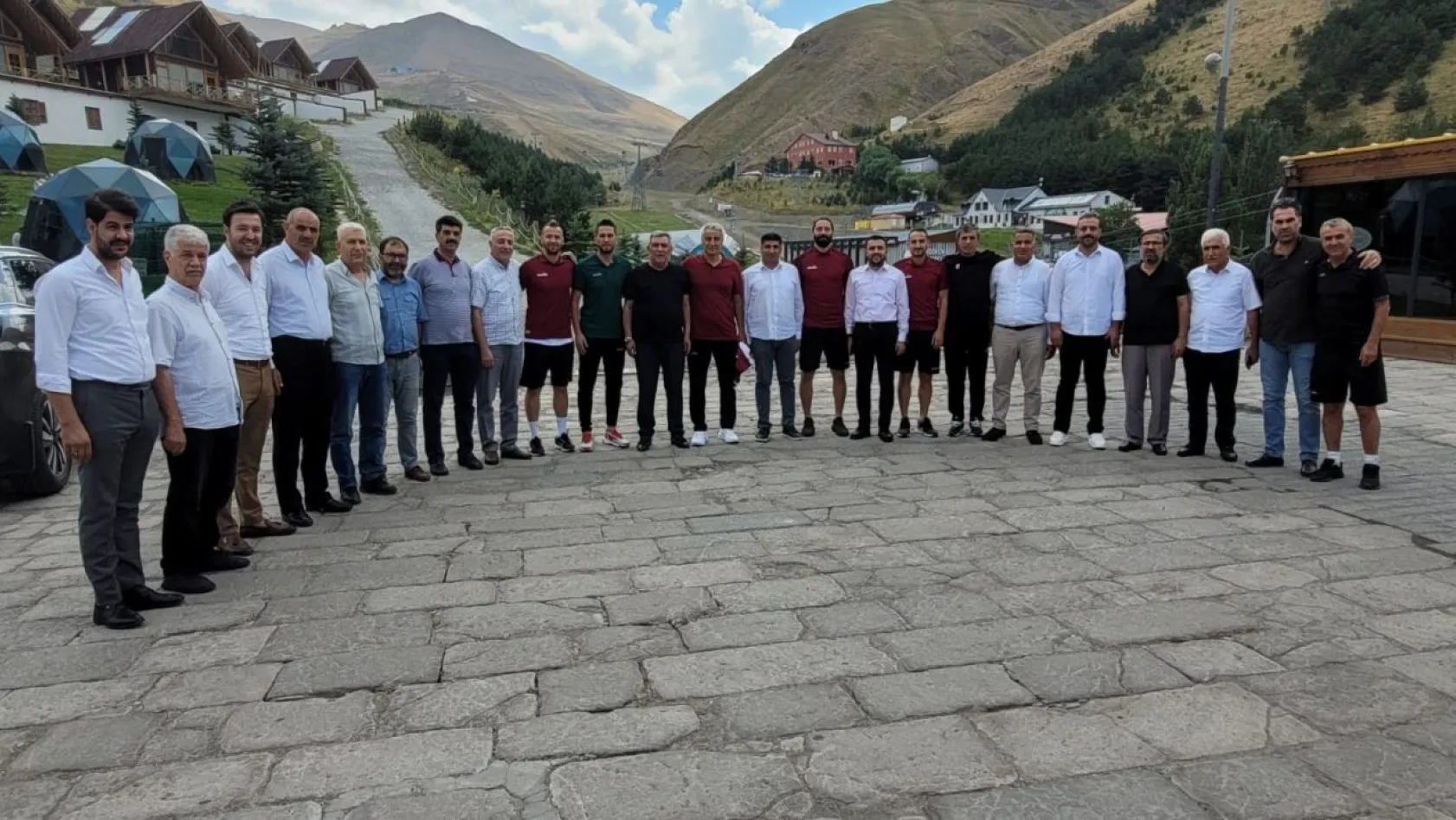 Başkan Yıldırım'dan Erzurum'da Elazığspor ziyareti
