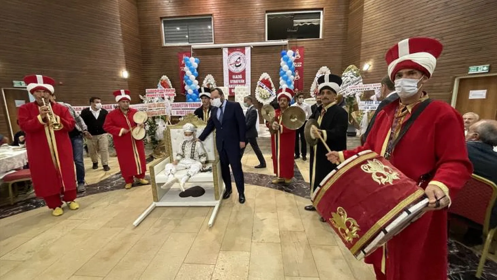 Cumhurbaşkanının tedavisini üstlendiği Taha'nın sünnet düğünü yapıldı