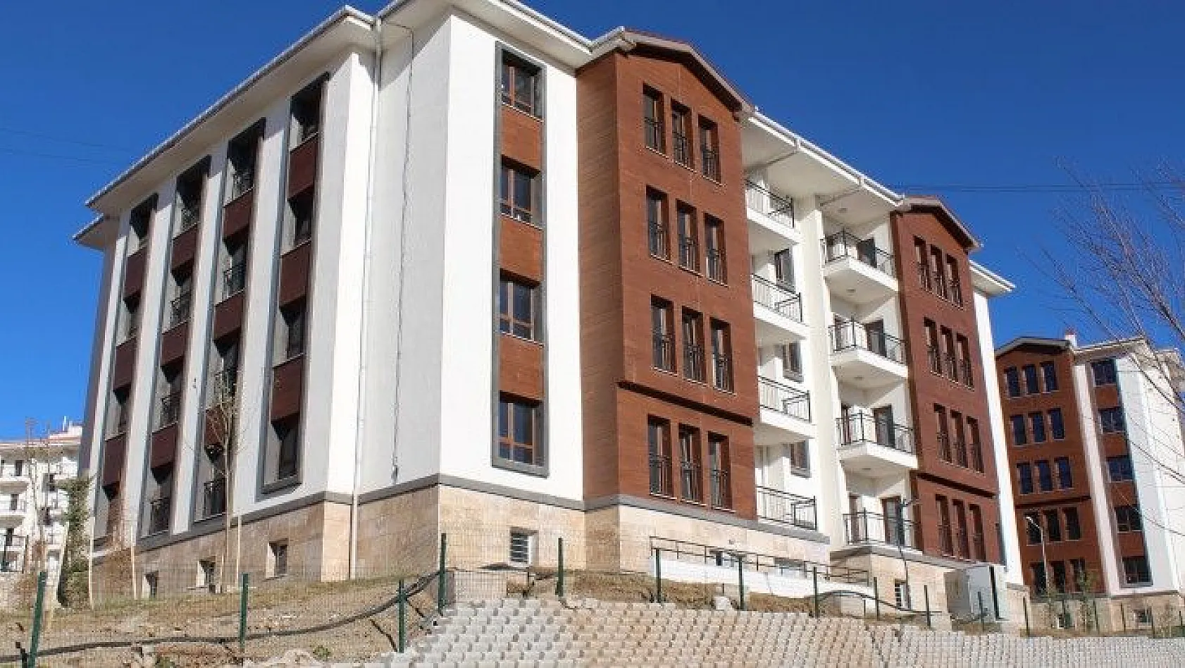 Deprem konutları ile adeta bir ilçe kuruldu, 15 bin kişi yaşayacak
