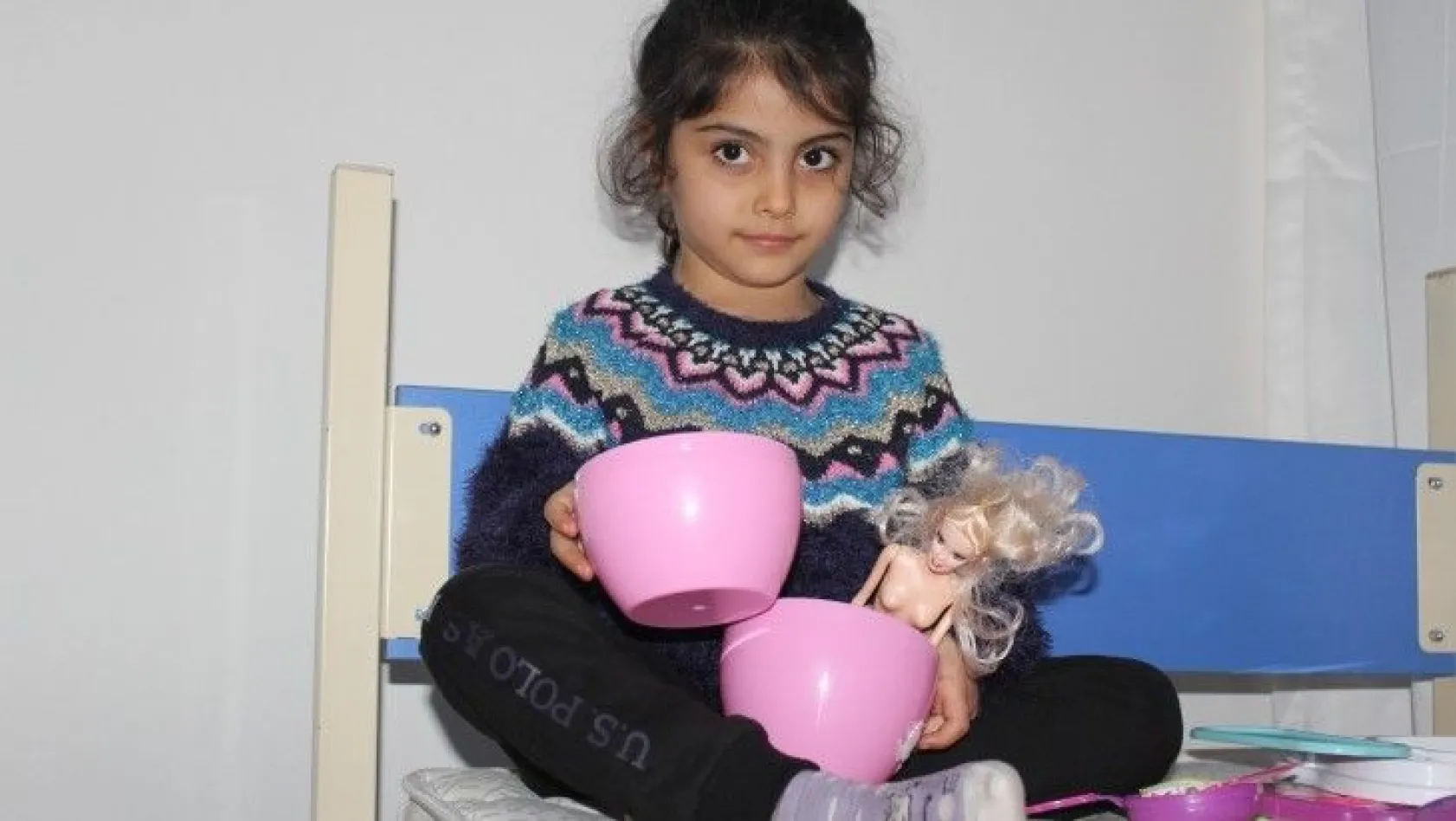 Depremde yanmıştı, minik Hira Nur tedavi edildi