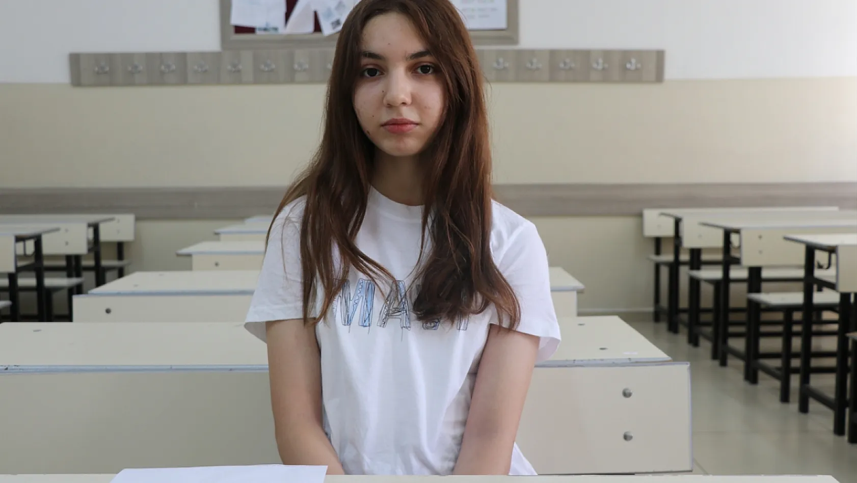 Depreme rağmen eğitimini aksatmayan Buğem Taştan, LGS sınavında tam puan aldı