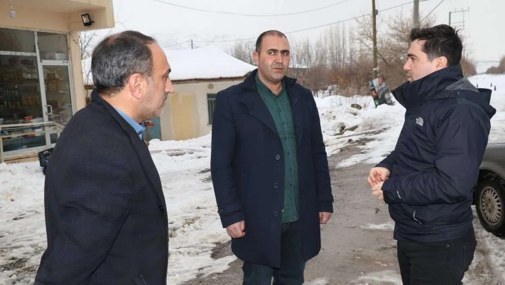 Depremin merkez üssü Sivrice'de kaymakamlık, esnafı yalnız bırakmıyor