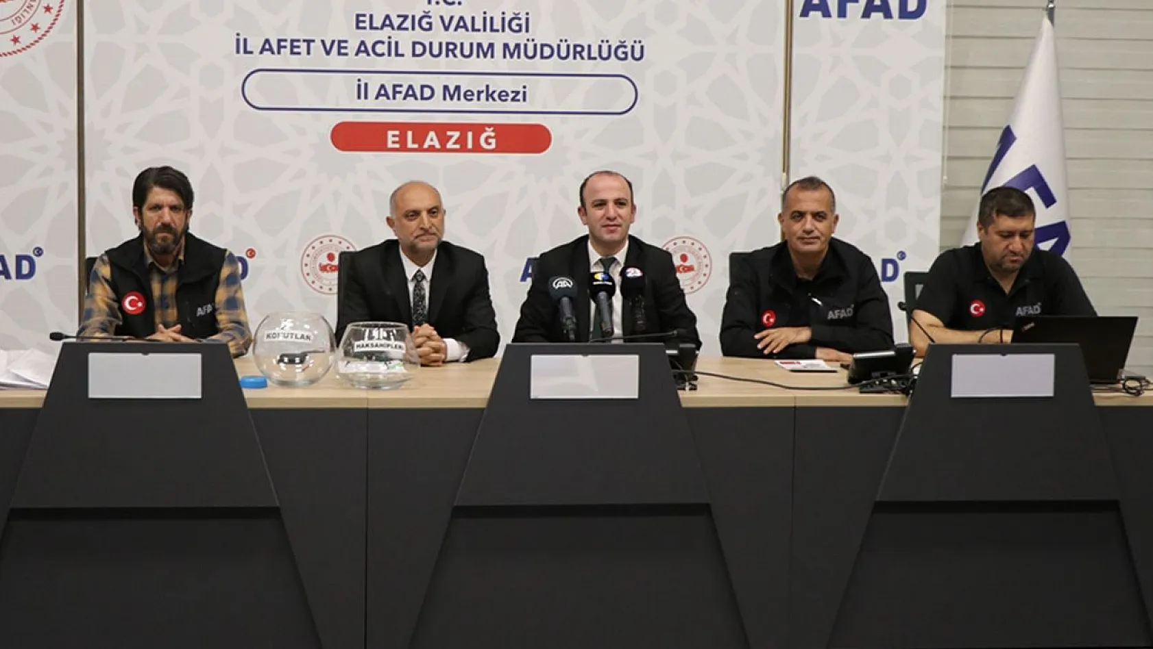 Elazığ'da 84 deprem konutu için kura çekildi