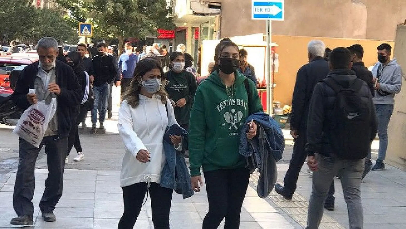 Elazığ'da aşılama oranı yükseliyor, vaka sayısı düşüyor