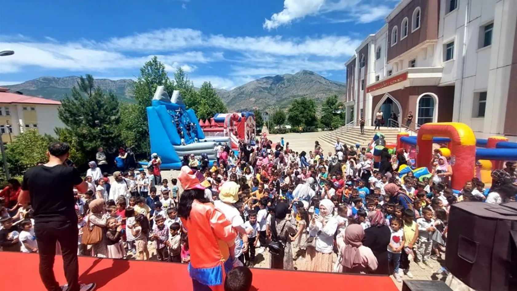 Elazığ'da çocuk şenliği