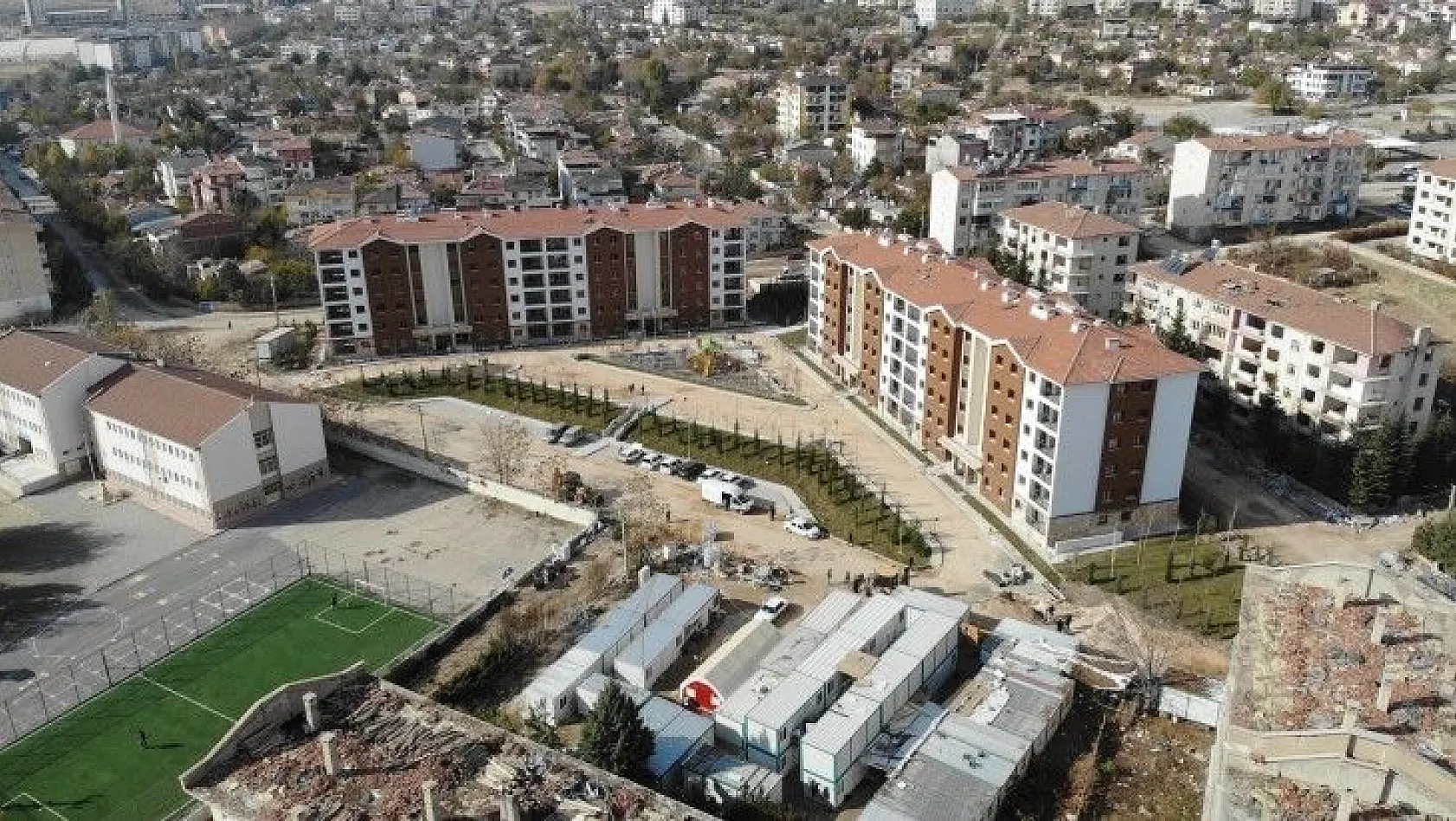 Elazığ'da depremin yaraları sarılıyor