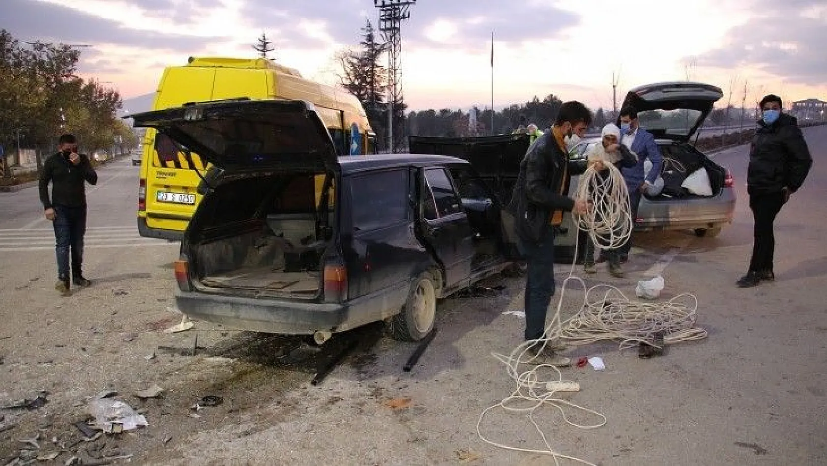 Elazığ'da feci trafik kazası ! Çok sayıda yaralı var