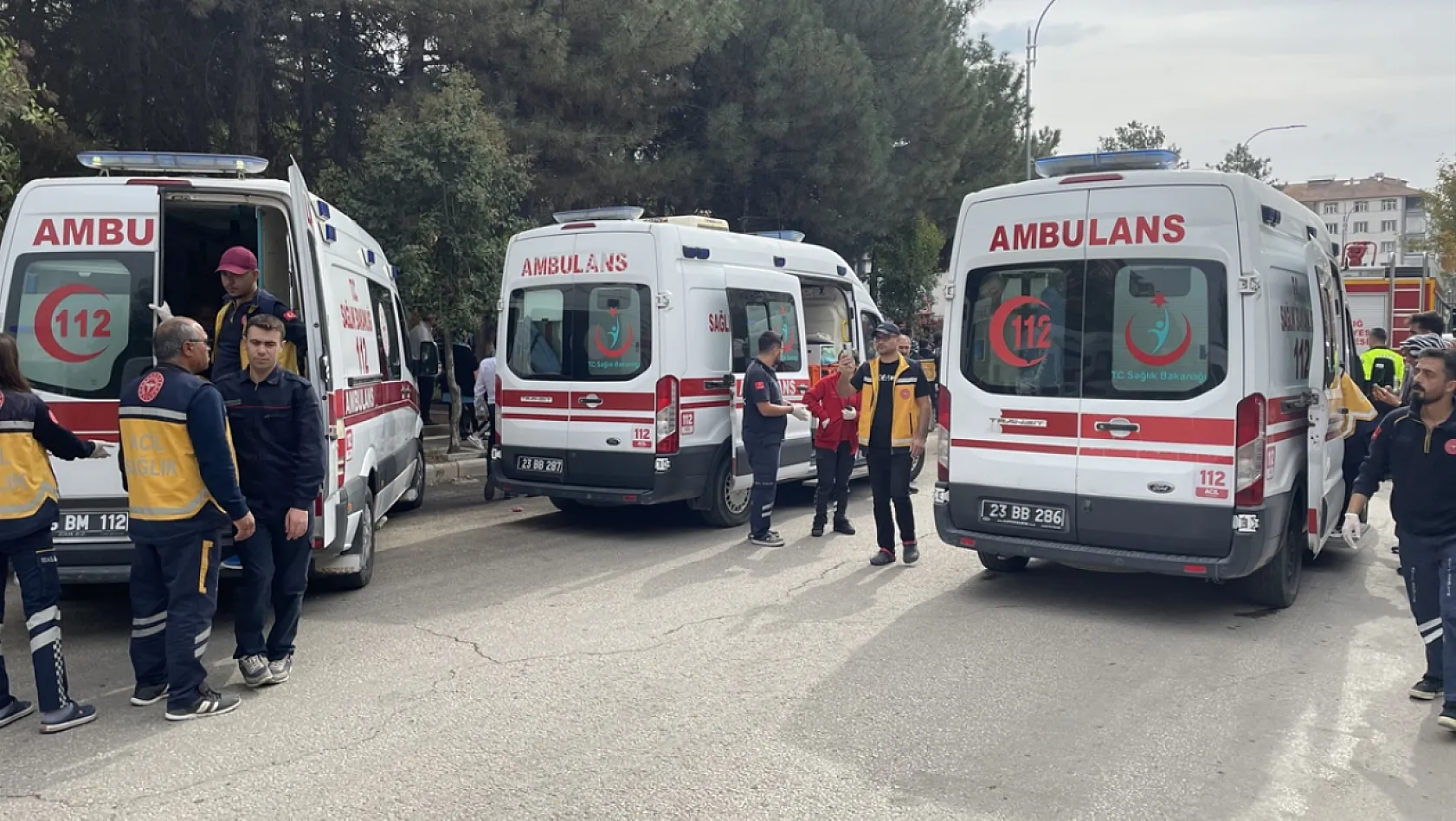 Elazığ'da freni patlayan midibüs dehşet saçtı