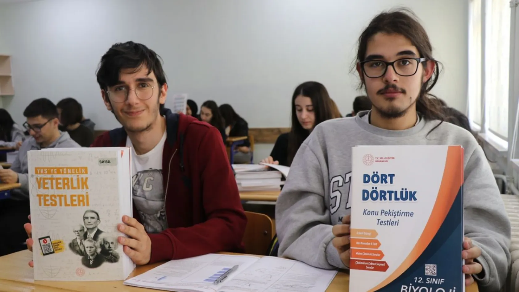 Elazığ'da öğrencilere kitap desteği