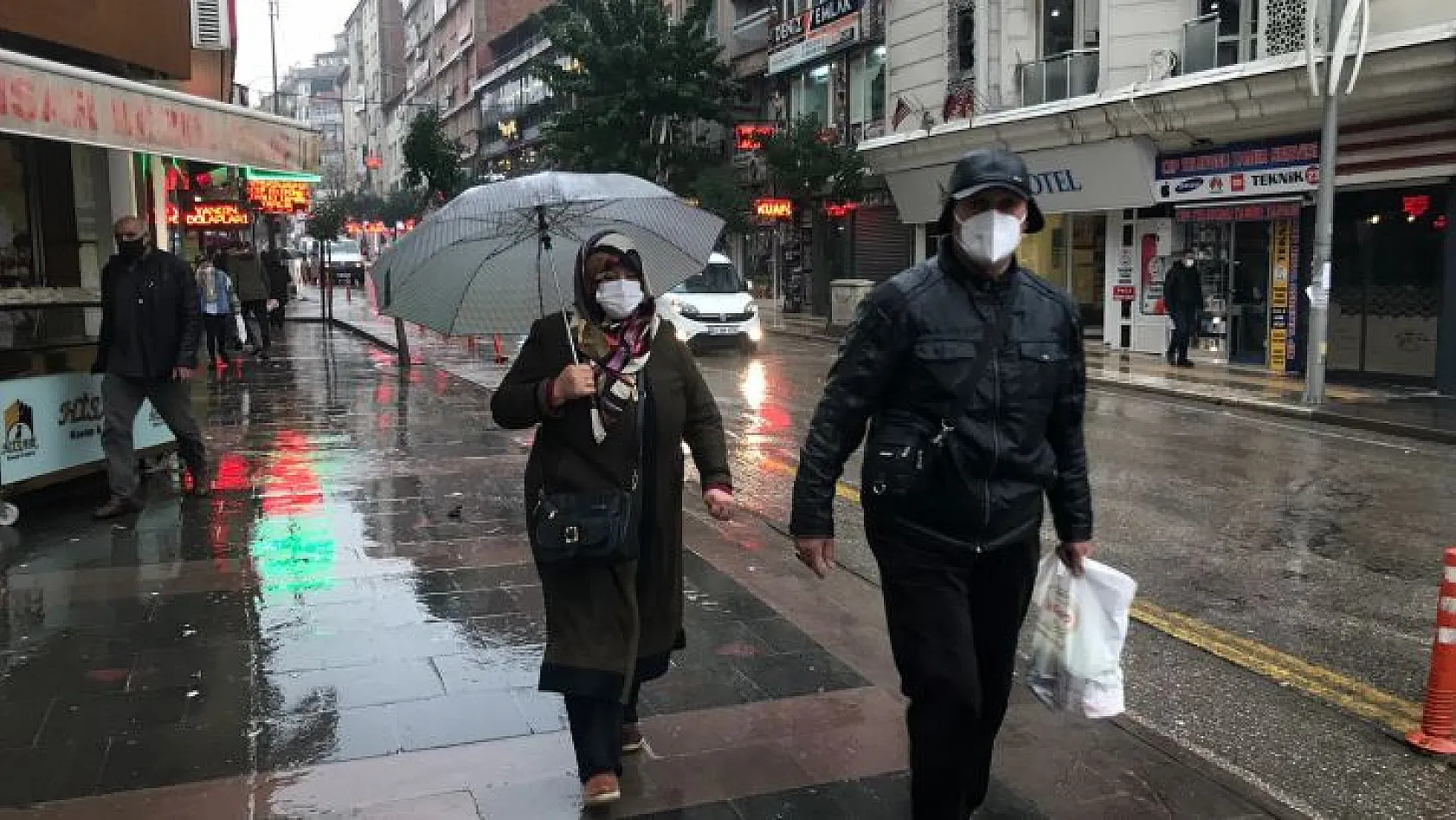 Elazığ'da sağanak yağış etkili oldu