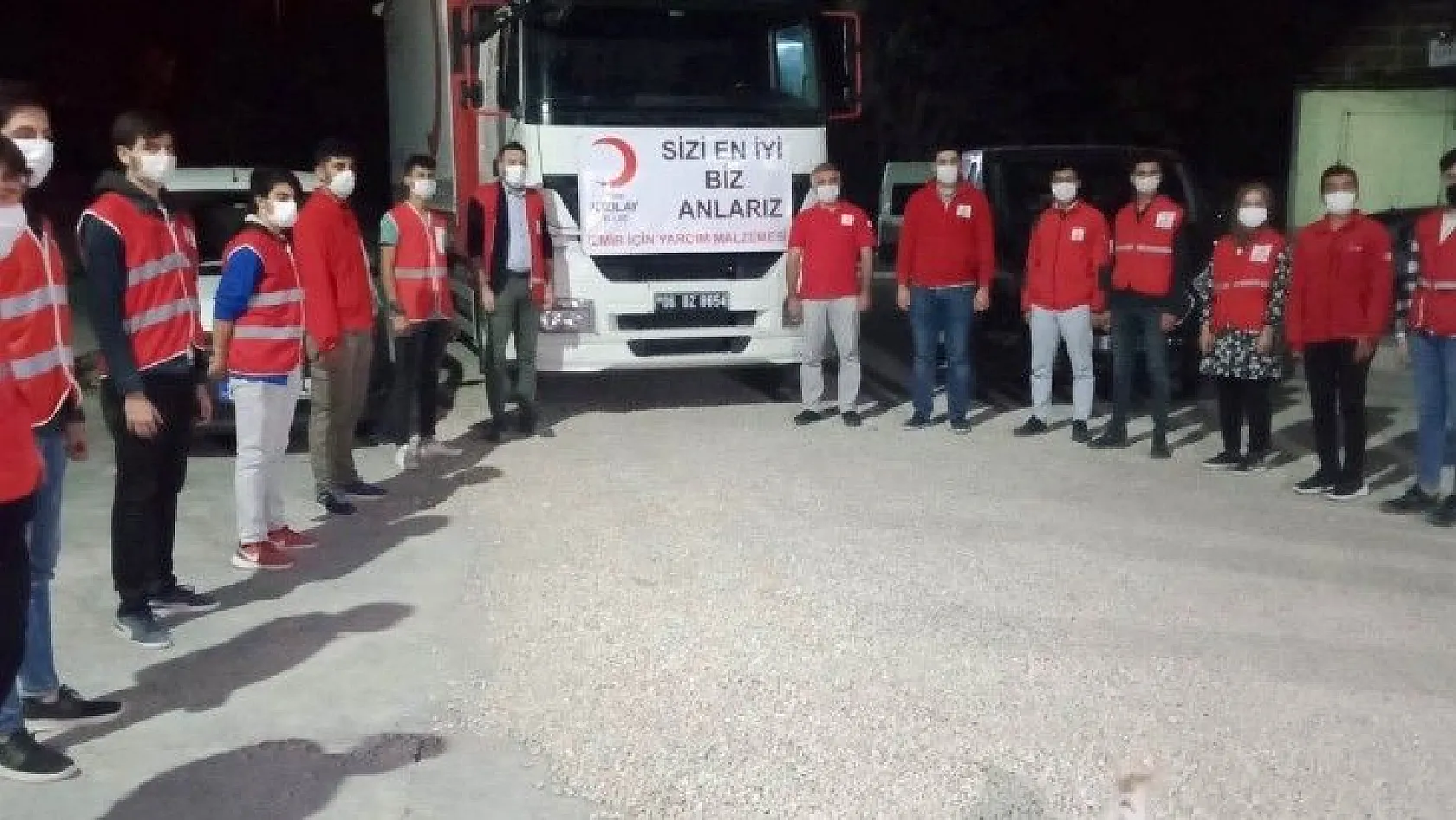 Elazığ'dan İzmir'e yardım sürüyor