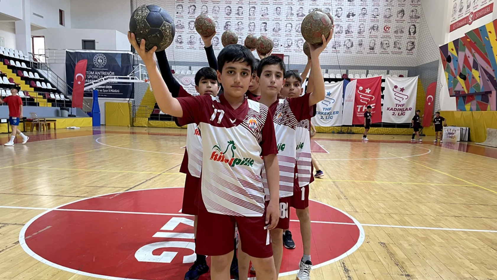 Elazığ'ın Küçük Erkekler Hentbol takımı Türkiye Şampiyonası için hazırlanıyor