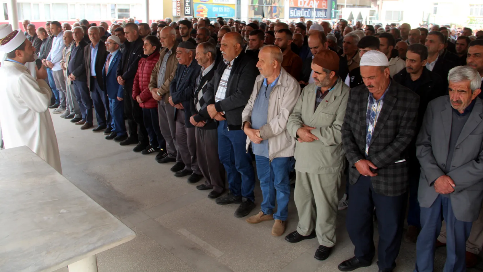 Filistin'de hayatını kaybedenler için gıyabi cenaze namazı kılındı