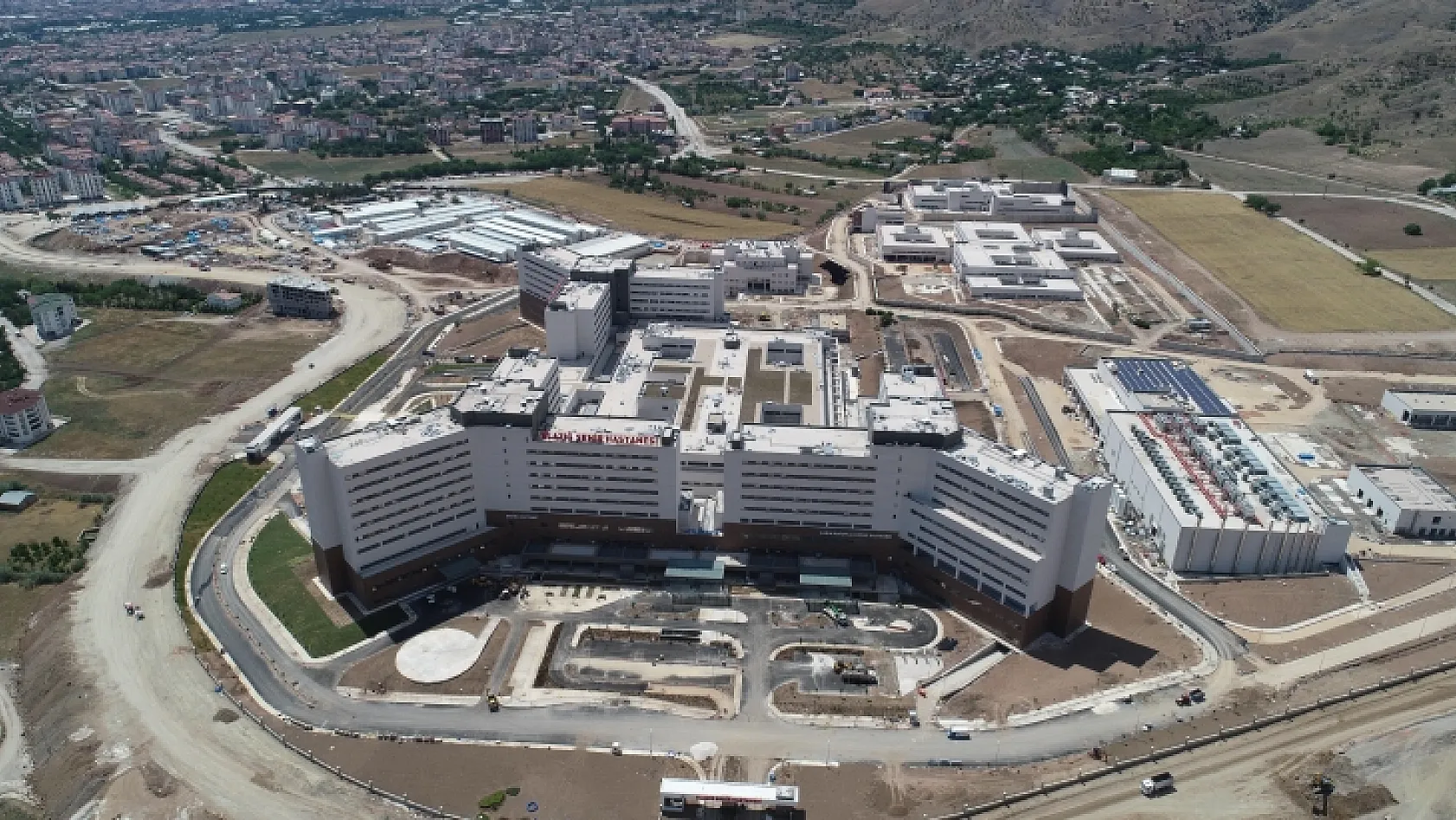 Elazığ Şehir Hastanesi hizmet vermek için gün saymaya başladı