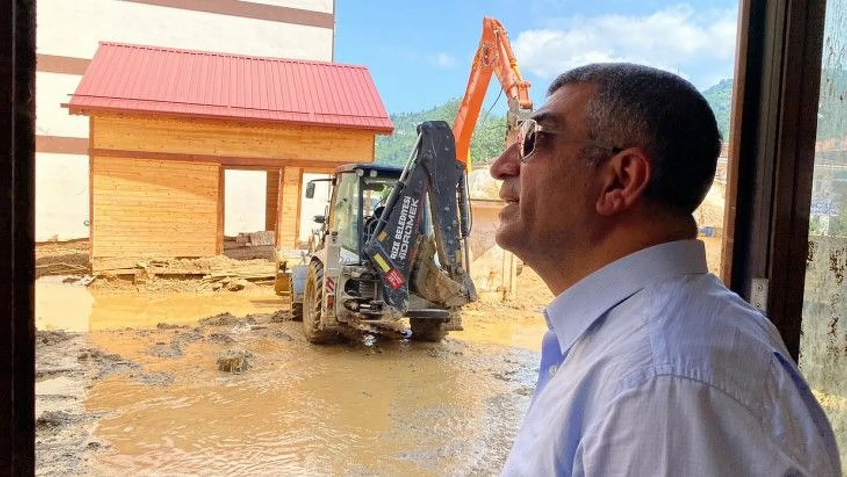 Gürsel Erol Rize'de incelemelerde bulundu