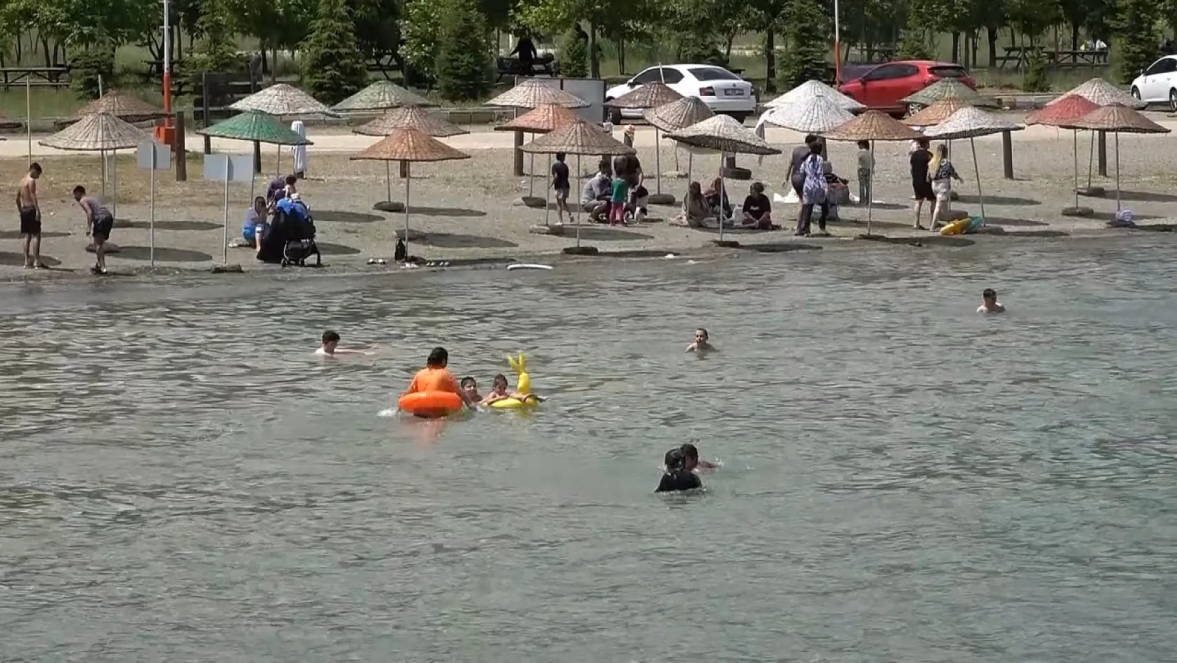 Hazar Gölü, yerli ve yabancı turistleri bekliyor