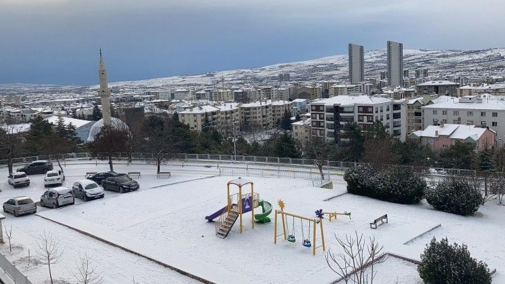 Kar etkili oldu, 101 köy yolu kapandı