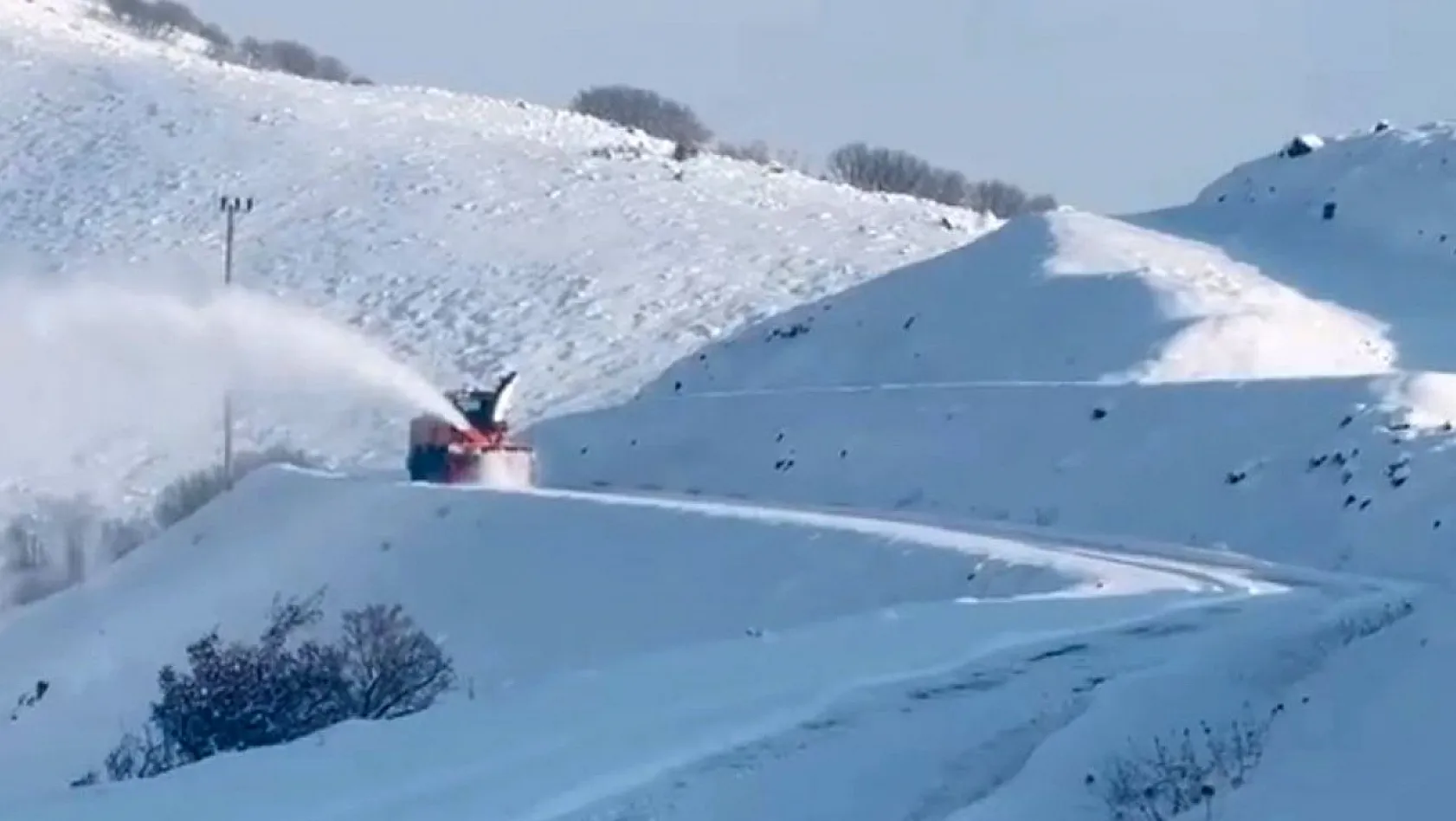 Kar yağışı ilçelerde etkili oldu