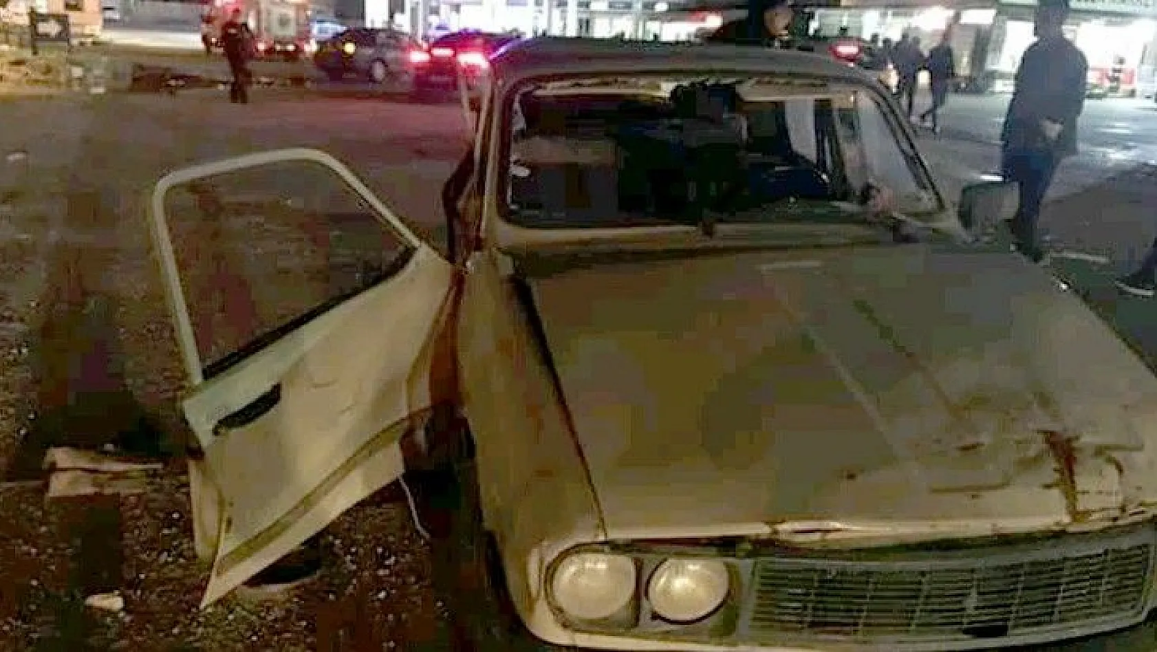 Kaza anı güvenlik kamerasına yansıdı