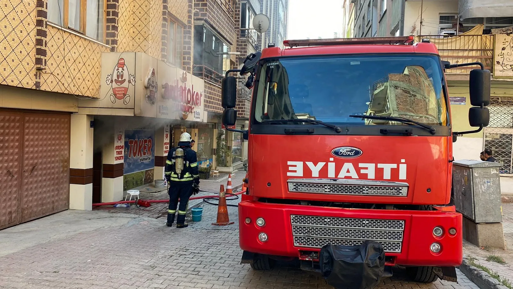 Korku dolu anlar! İş yerinde tüp patladı