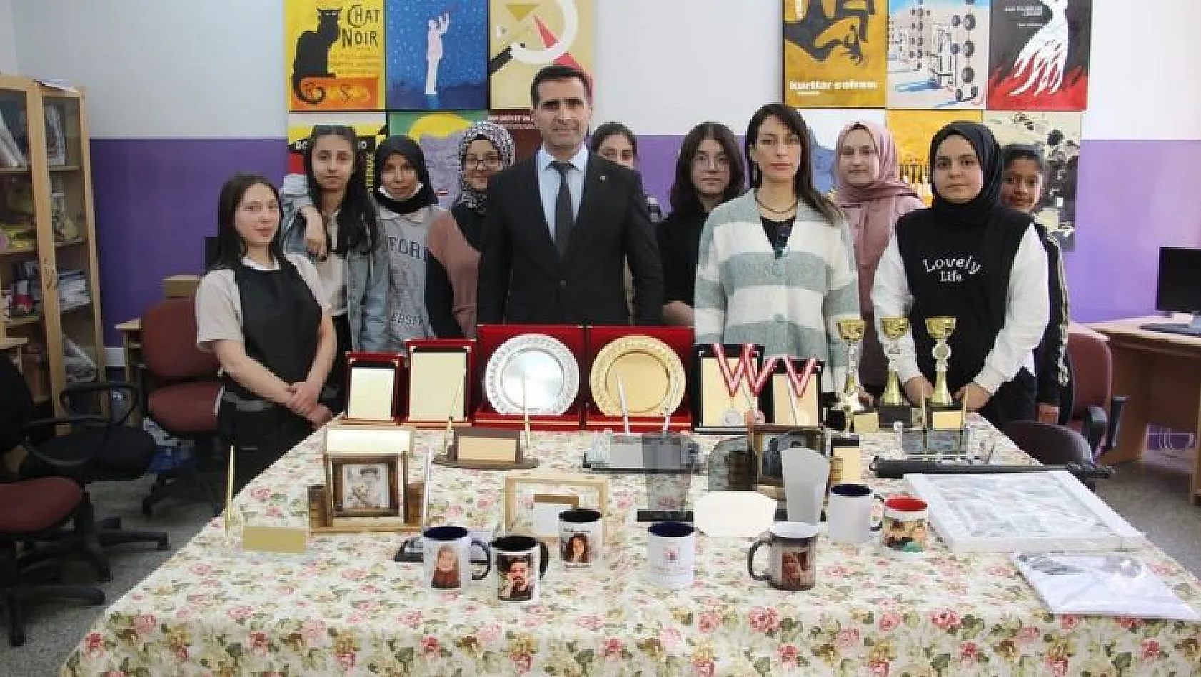 Meslek lisesi öğrencilerinden baskı ürünleri