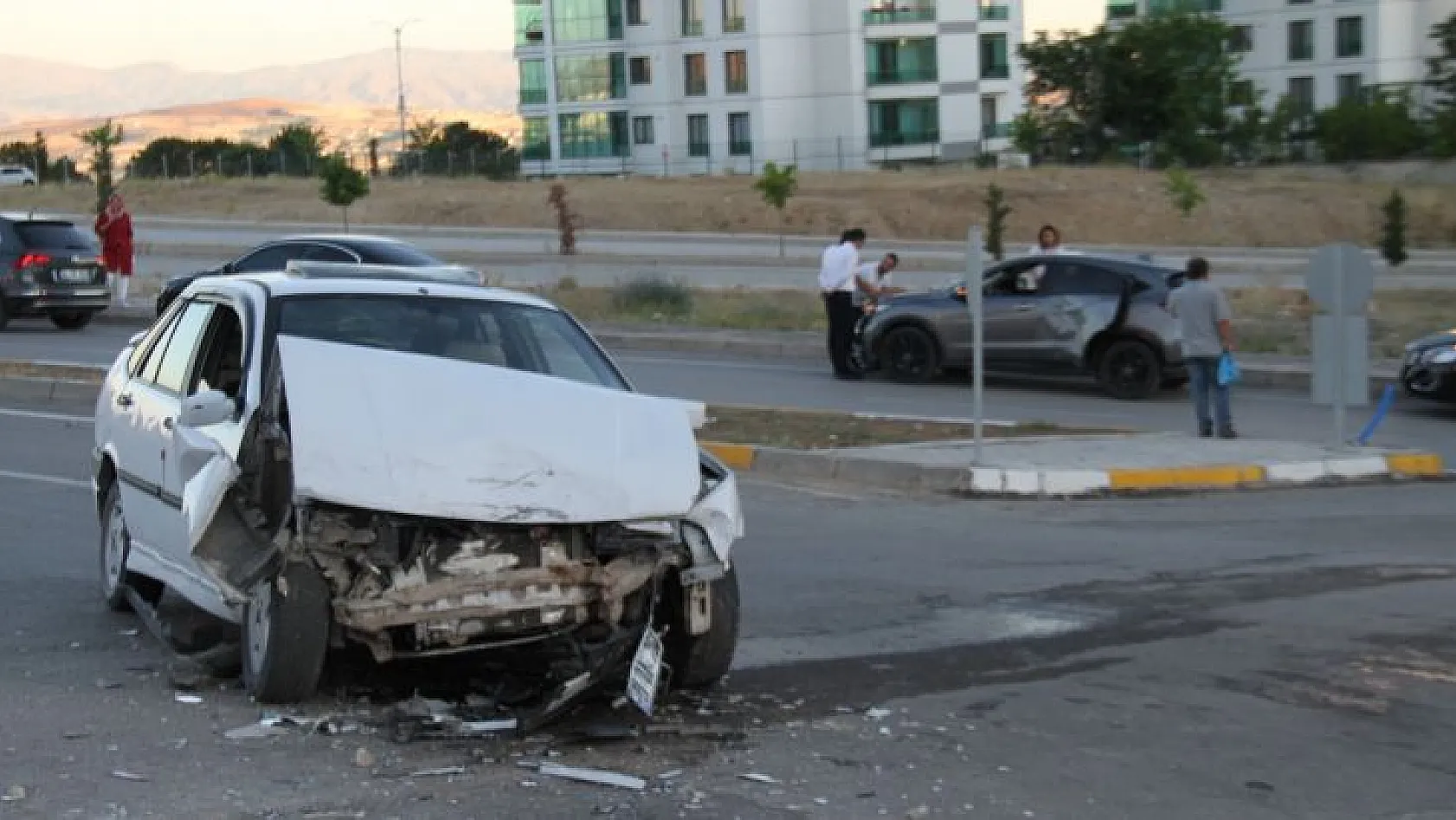 Necmettin Erbakan Bulvarı'nda trafik kazası!