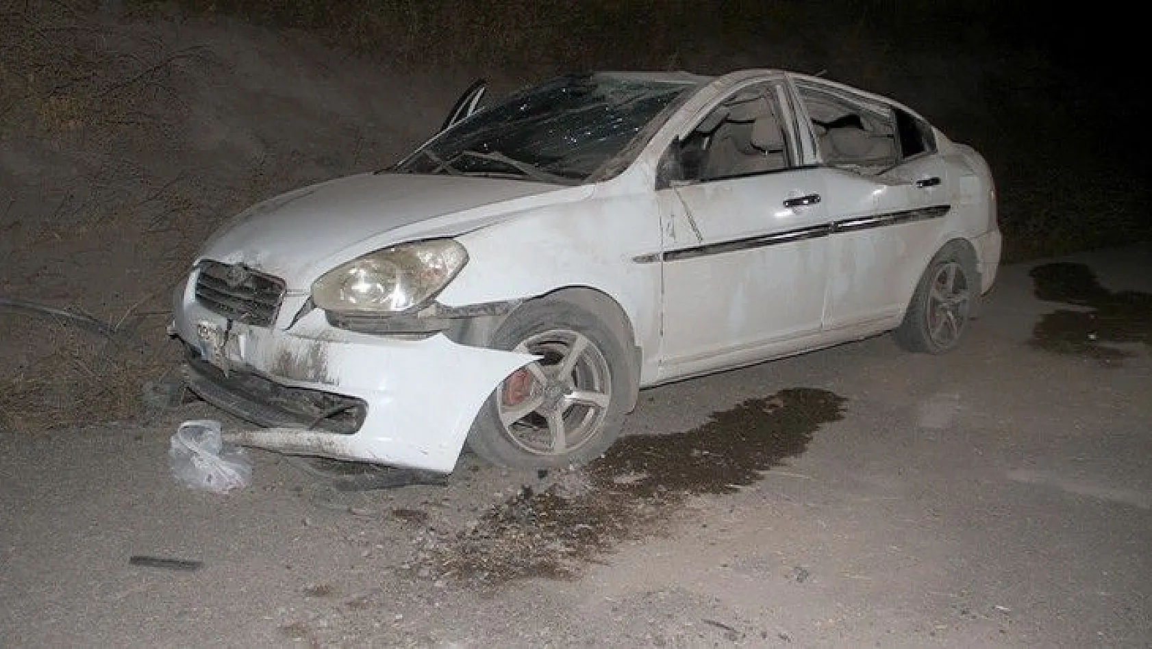 Otomobil takla attı