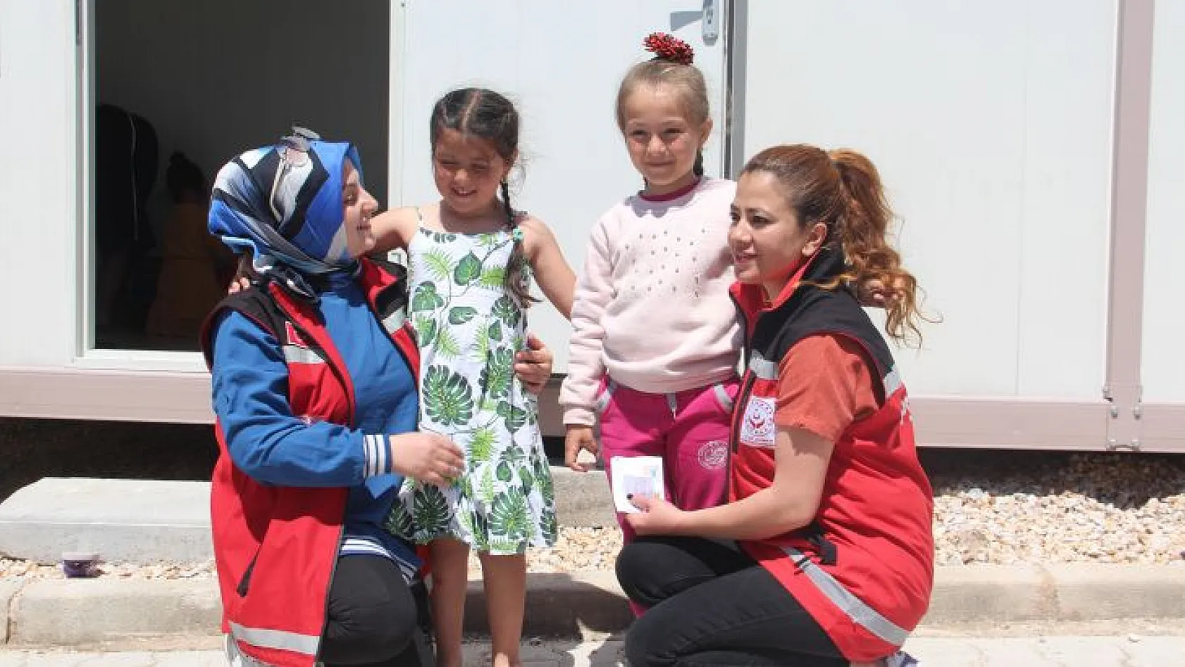 Psikososyal ekibi Ahıska Türklerini yalnız bırakmadı