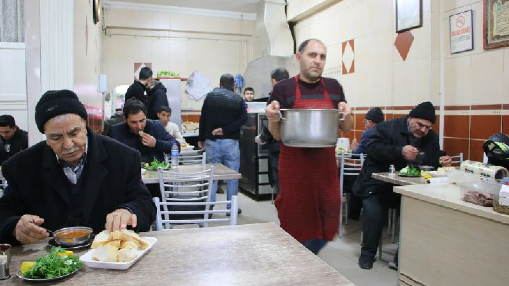 Sabah namazından sonra soluğu paçacıda alıyorlar