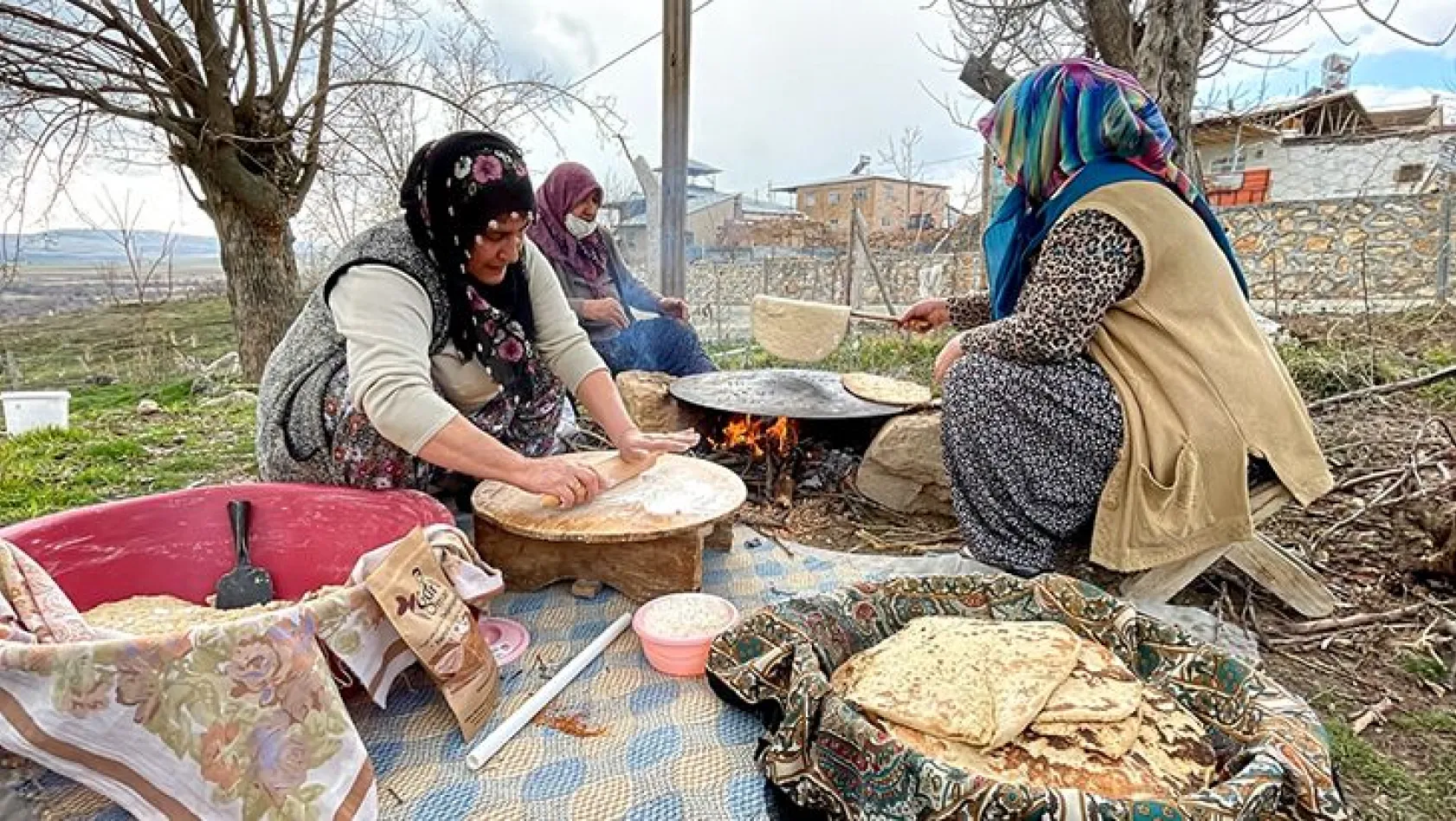 'Sac ekmeği' köy sofralarına lezzet katıyor