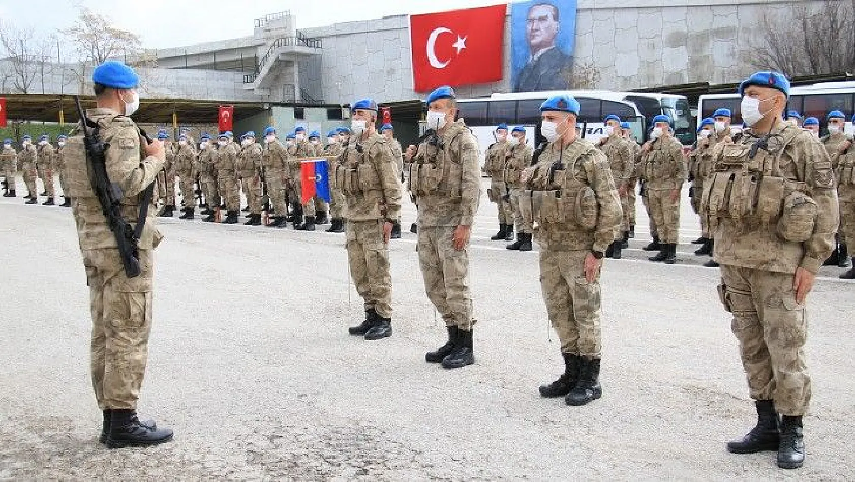 Suriye'den yurda dönen komandolar, aileleriyle buluştu