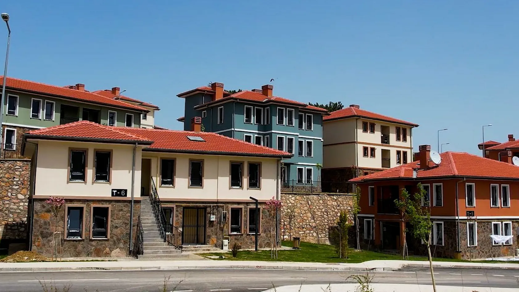 TOKİ Elazığ ve Malatya'da 33 bin 821 konut yaptı