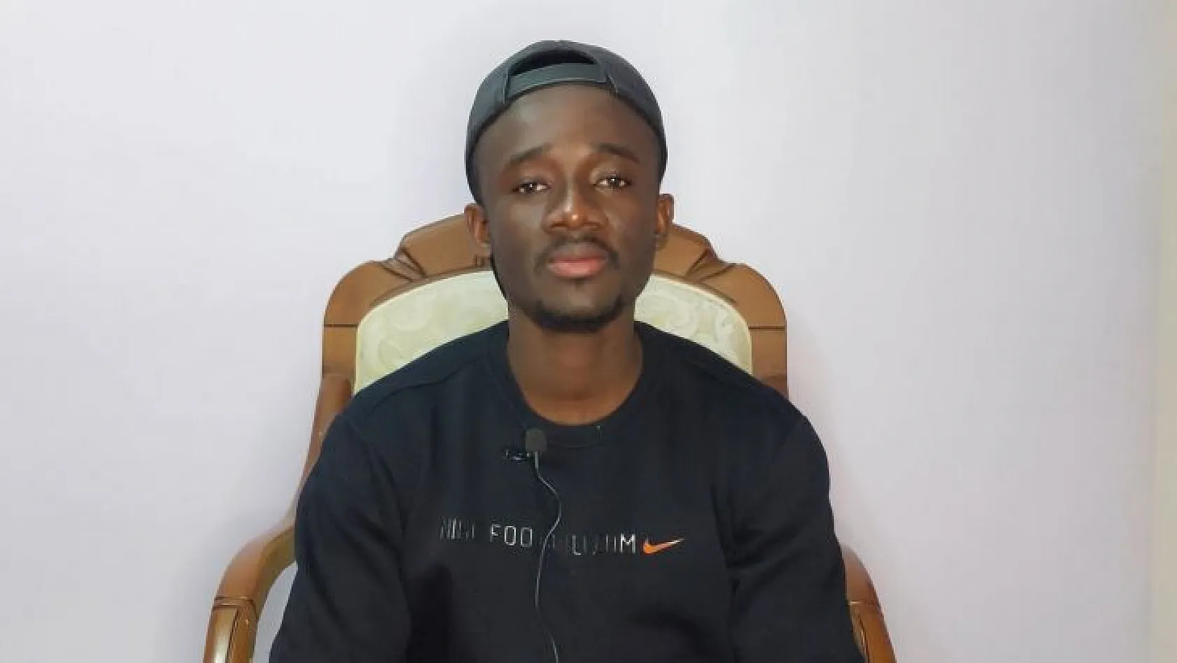 Yangında can derdine düşen Afrikalı öğrencinin eşyaları çalındı