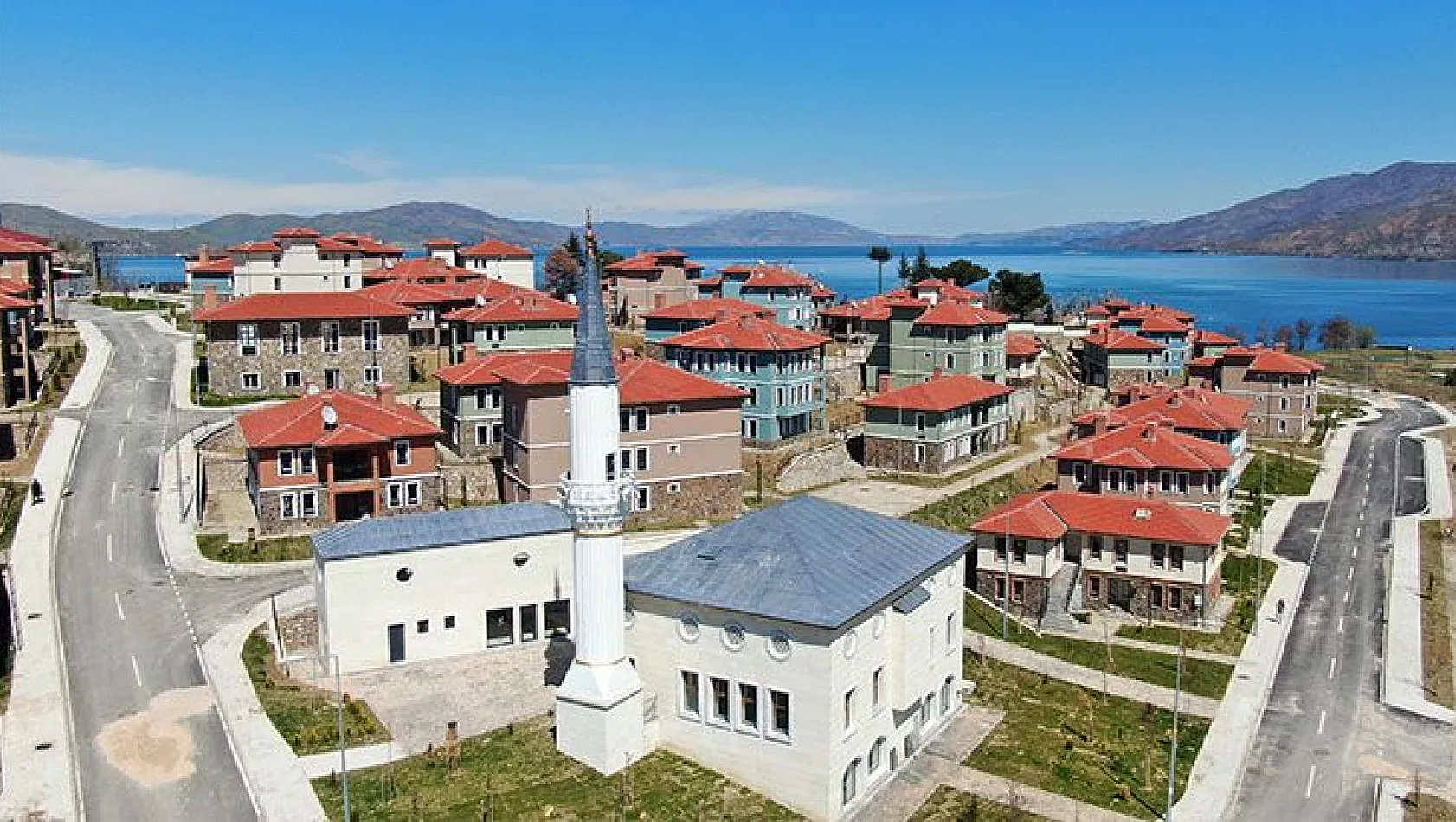 305 konut, 86 iş yeri tamamlandı