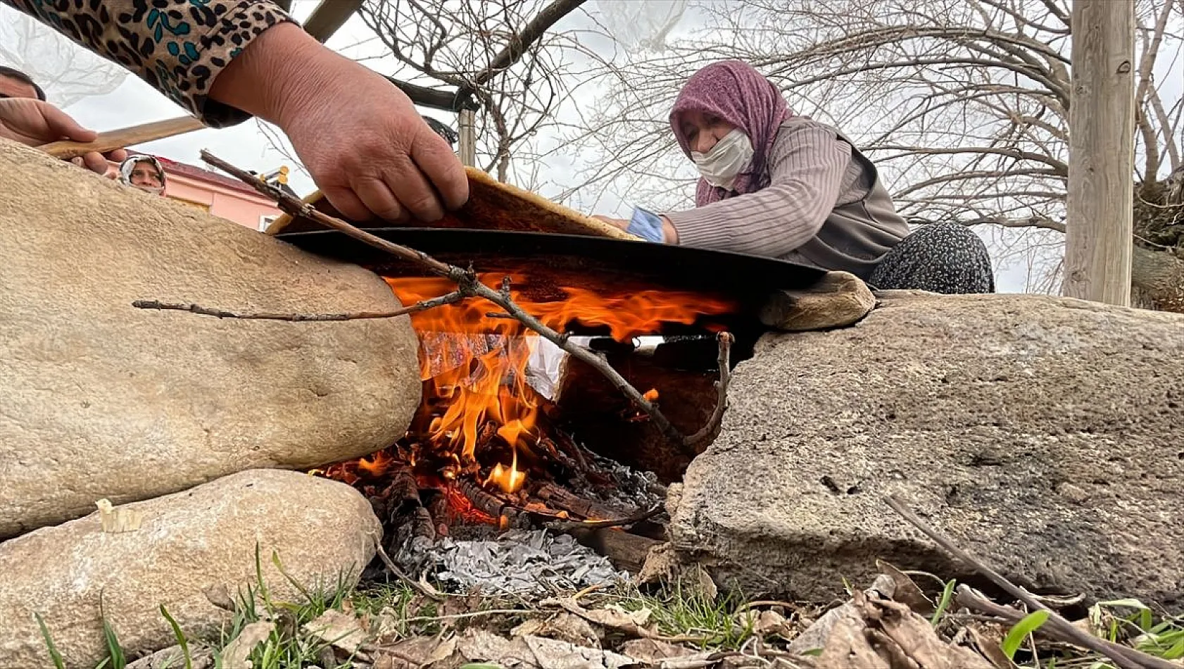 'Sac ekmeği' köy sofralarına lezzet katıyor