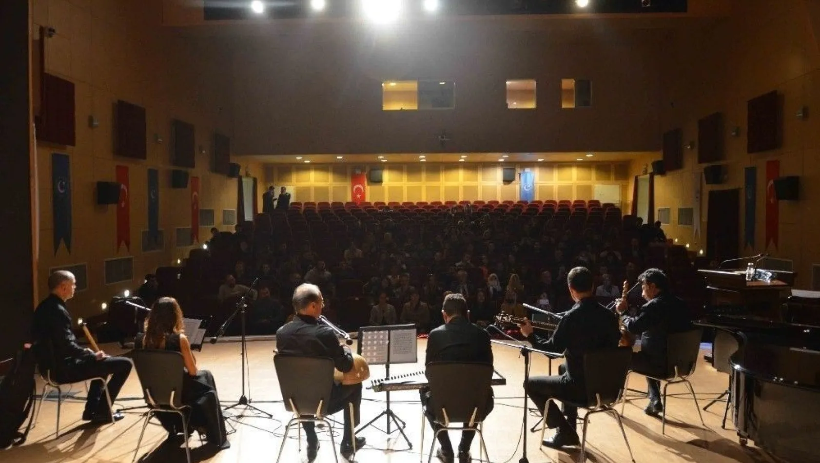 İTÜ'lü müzisyenler Adıyaman Üniversitesinde konser düzenledi
