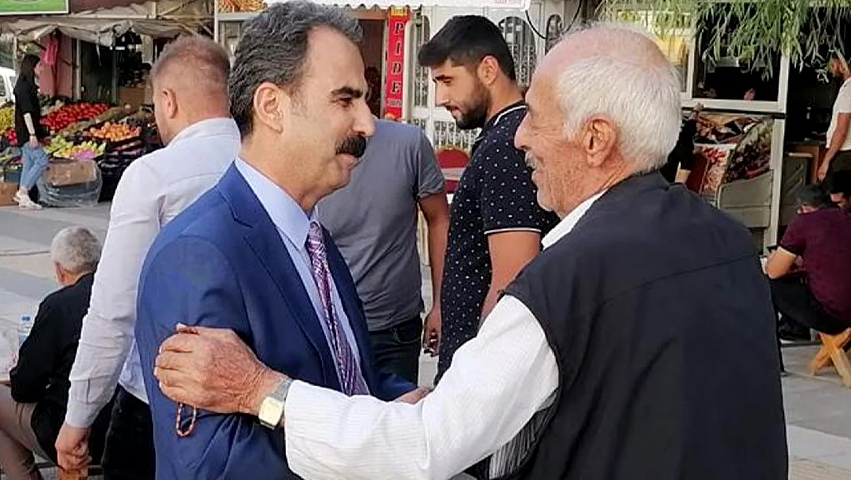 İYİ Parti teşkilatı esnaf ve vatandaşlarla bir araya geldi