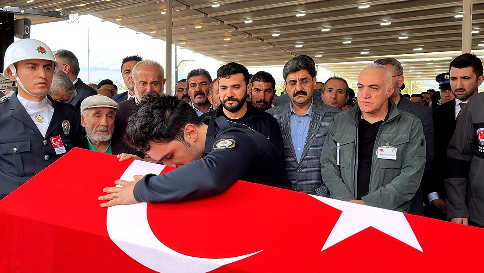 Şehit Polis Şeyda Yılmaz son yolculuğuna uğurlandı