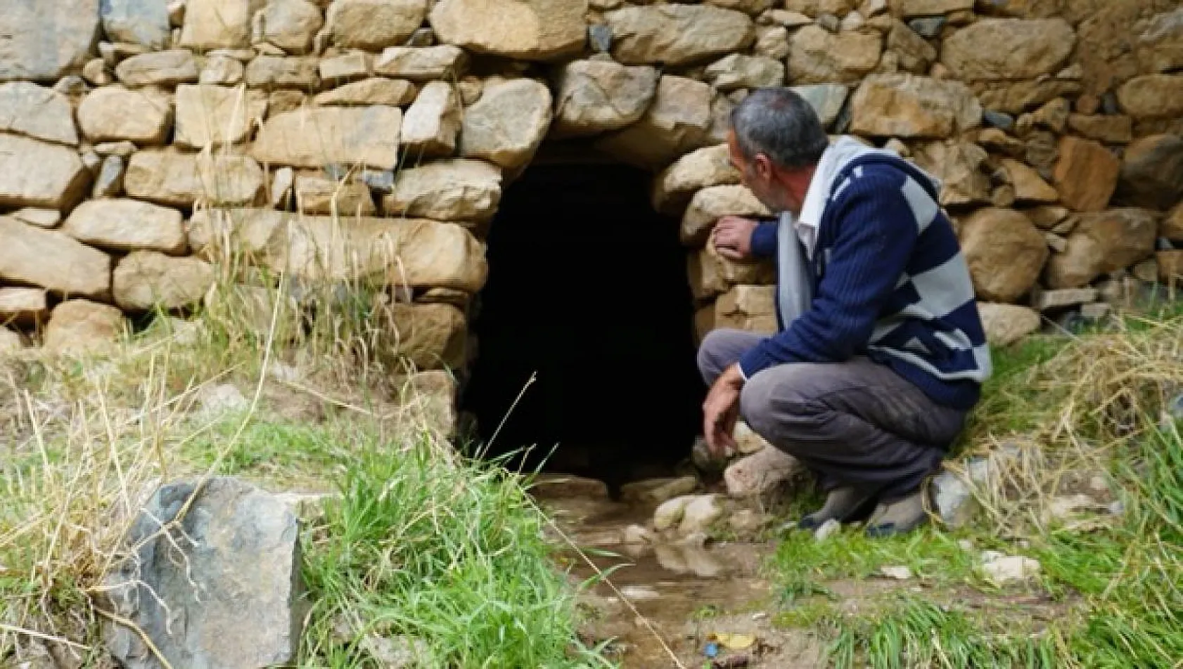 Asırlık değirmenin mirasını sürdürüyor
