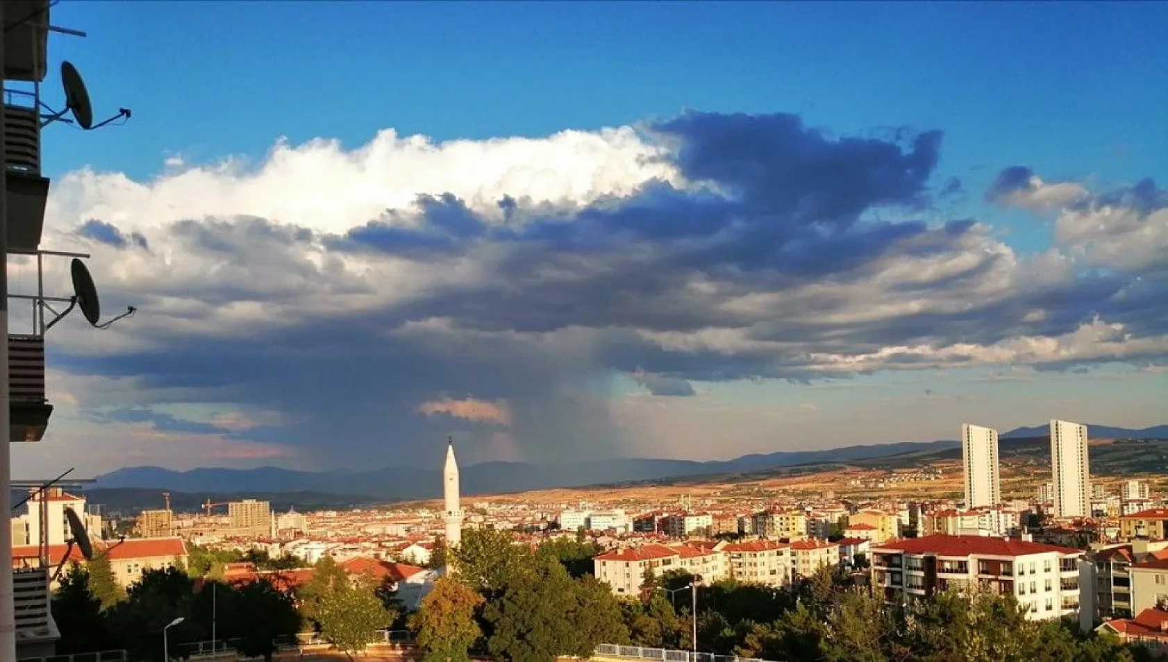 Elazığ'da bulutların muhteşem görsel şöleni