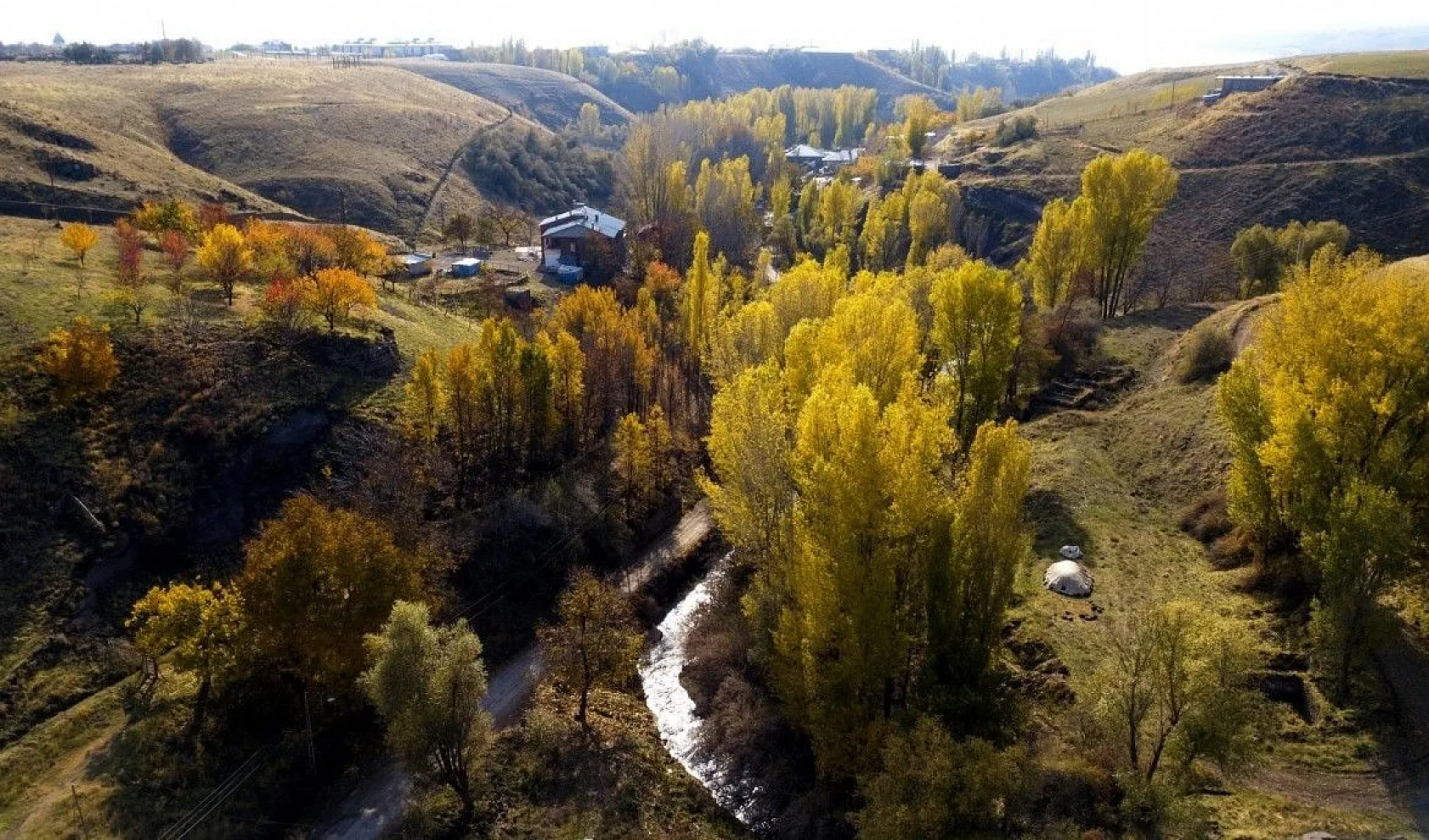 Ahlat'ta seyrine doyumsuz sonbahar manzaraları
