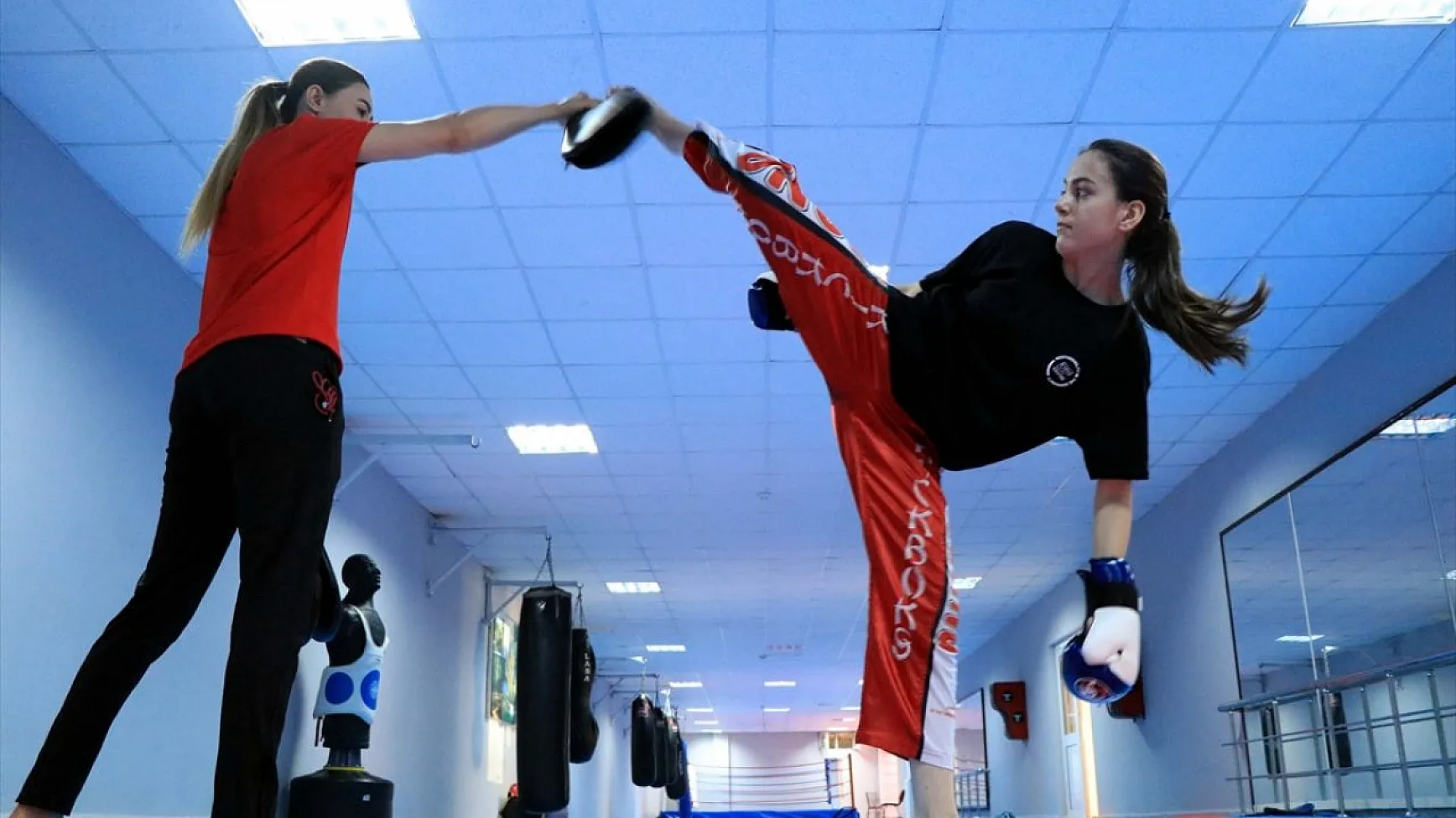 Elazığlı Buse'nin rüyalarını milli forma süslüyor