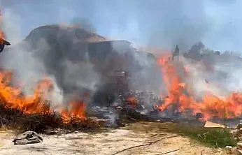 Elazığ'da 750 yıllık kervansaray alevlere teslim oldu
