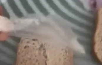 Elazığ'da ekmekten poşet çıktı